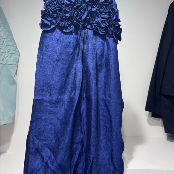 Elegant Blue Strapless Dress - Picture 2 of 4